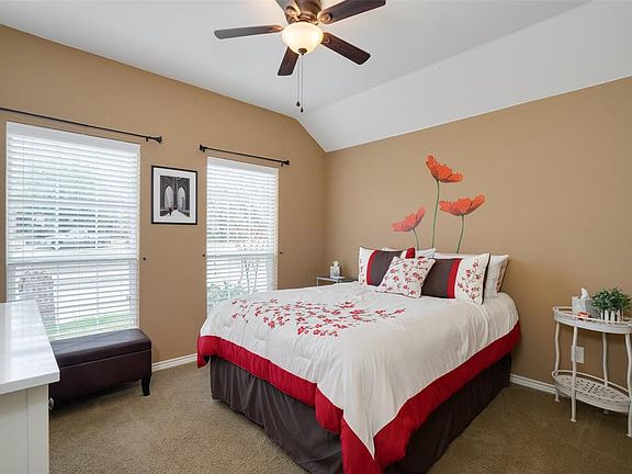4th image of 7709 Pleasant Valley Trl