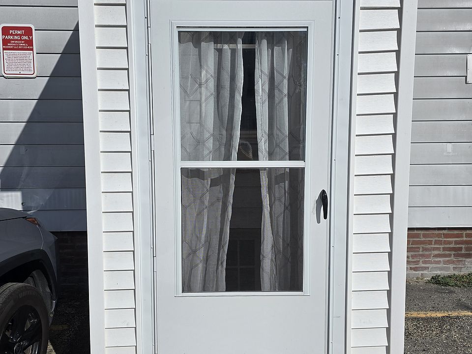 1st image of 171 College St APT 7