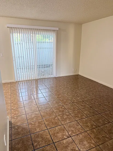 2 bed, 900 sqft, $2,750 — Photo 4