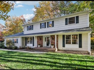 16 Springhill Rd, Randolph, NJ 07869