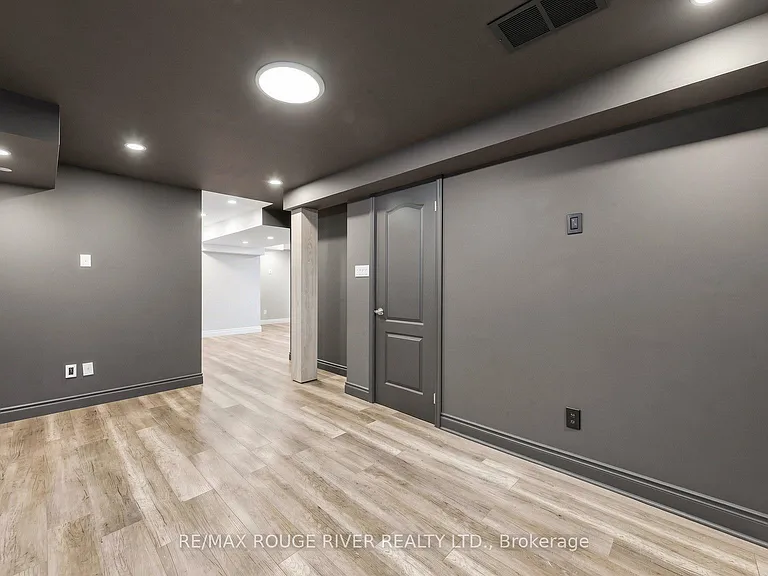 66 Telegraph Dr — Photo 38