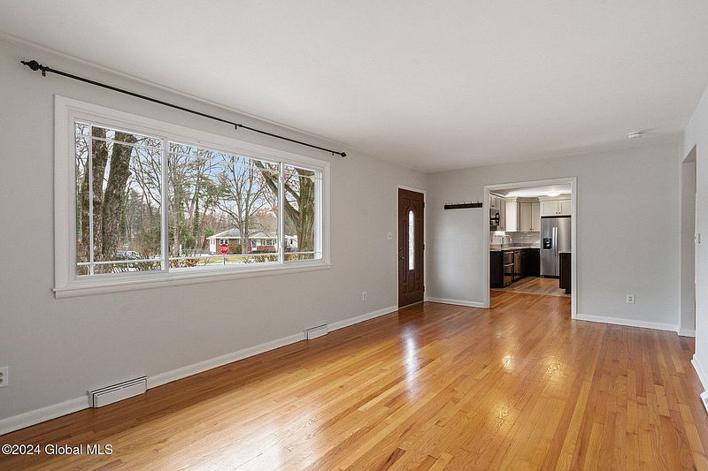 5th image of 28 Wellington Road