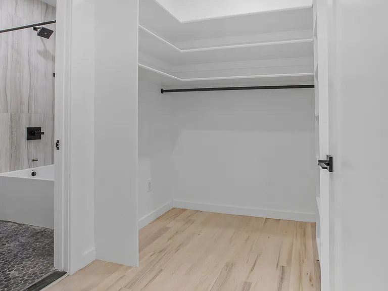 945 W End Ave #1D1 — Photo 3