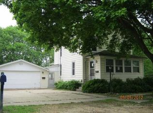 305 S Hickory St, Waterman, IL 60556