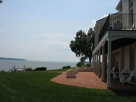 3rd image of 5901 River Dr