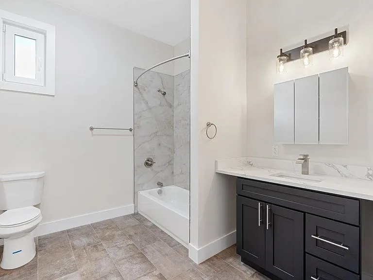 527 Union Ave #1A — Photo 6