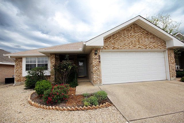 1st image of 204 Coronado Cir