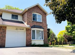 1207 Potters Wheel Cres, Oakville, ON L6M 1J3