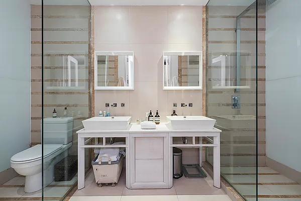 Rented by R New York | media 10