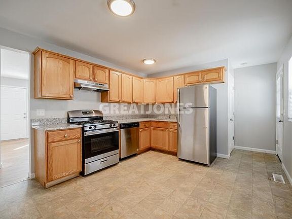 3rd image of 1359 Redman Blvd