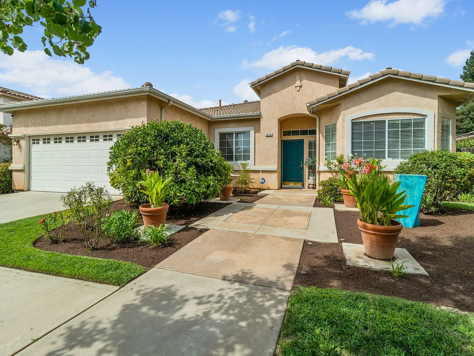 3 bed, 2098 sqft, $2,495 — Photo 1