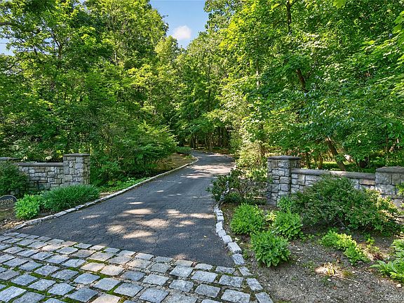 3rd image of 2108 Edge Road