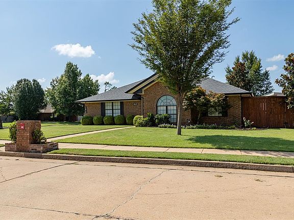 2nd image of 1612 Glacier Ln