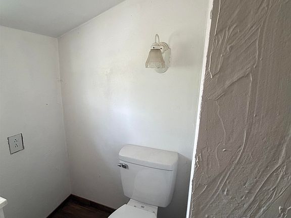 5th image of 308 N Woodward St