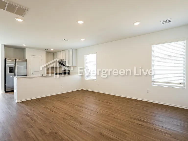 11628 SW 38th St — Photo 5