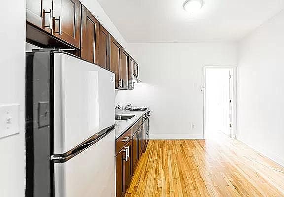 2nd image of 178 Thompson St APT 3C
