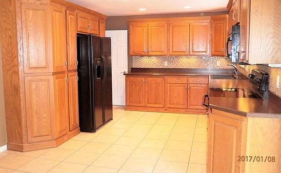 This amazing updated Kitchen has everthing you could ever want, updated appliances, crown molding...