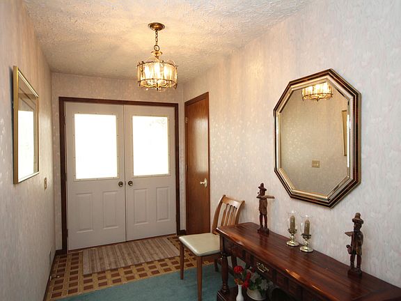 3rd image of 13596 S 28th St