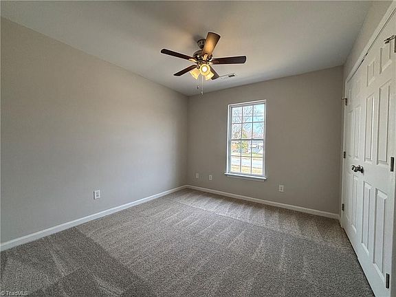5th image of 1402 Ardmore Dr