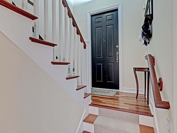 5th image of 310 Tuxedo Ln