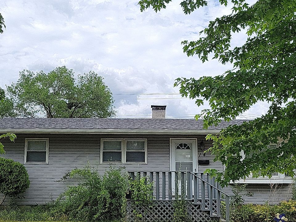 1st image of 14 Indianwood Dr