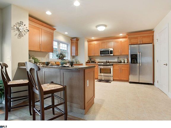 5th image of 105 W Church St #105