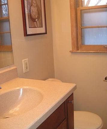 Fully Remodeled & Updated Bathroom