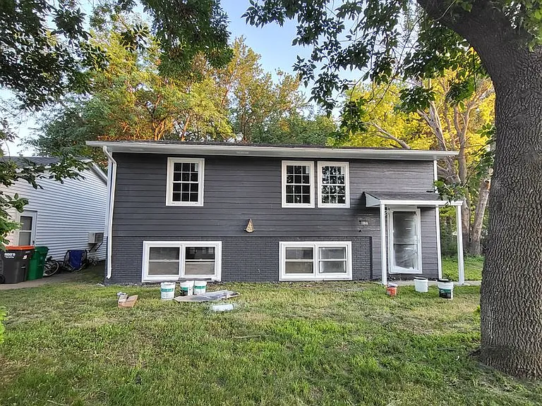 605 E Maple St — Photo 5