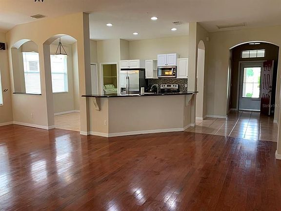 5th image of 724 Camellia Green Dr