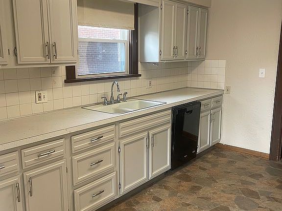 2nd image of 241 S Schenley Ave