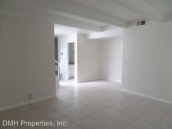 5th image of 128 W Alamar Ave APT 4