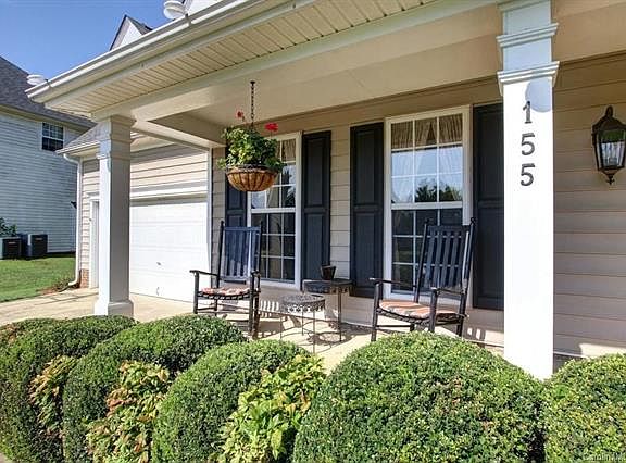 4th image of 155 Chandeleur Dr