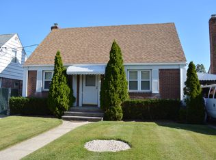 7619 271st St, New Hyde Park, NY 11040