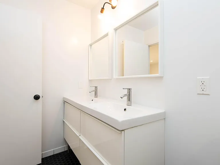 3933 Marathon St #105-B — Photo 18