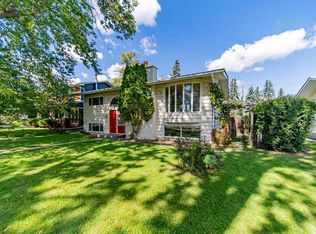 532 S Willow Park Dr SE, Calgary, AB T2J 0L2