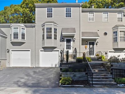 565 Quaker Ln APT 124, West Warwick, RI, 02893