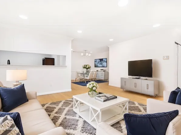 29 Willow St, Jersey City, NJ 07305