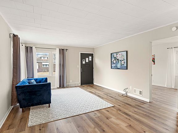 2nd image of 14846 Perry Ave