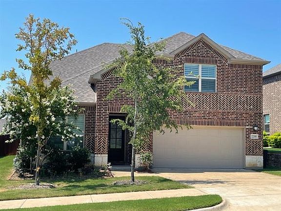 3rd image of 2208 Wellington Ln