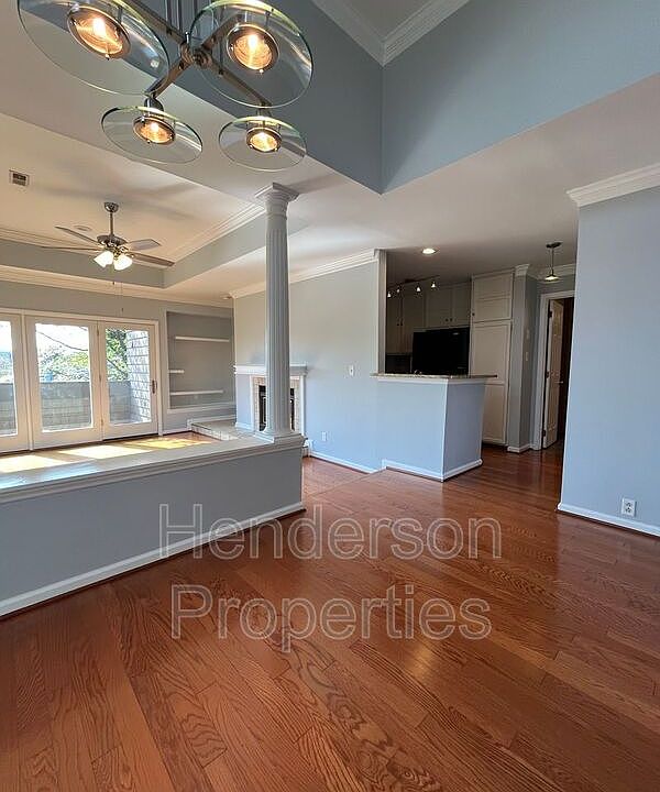 1st image of 1109 E Morehead St APT 15