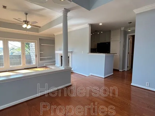 1109 E Morehead St, Charlotte, NC