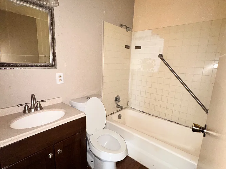3607 Covert Ave — Photo 8