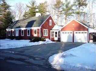 6 Club Acre Ln, Bedford, NH 03110