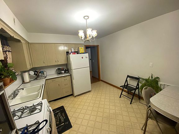 5th image of 62 Maitland Pl Floor 1