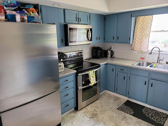 5th image of 719 College Ave