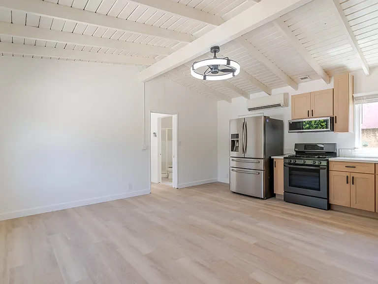 5730 Willowcrest Ave — Photo 6