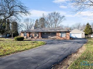 240 Kettenring Dr, Defiance, OH 43512