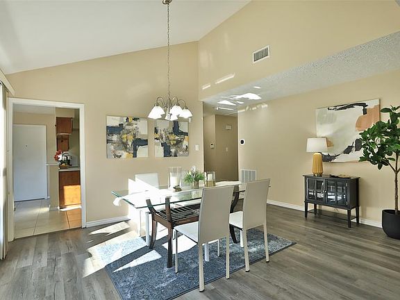 5th image of 1915 Ash Meadow Dr