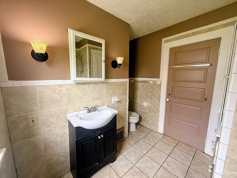 601 Glendora Ave — Photo 10