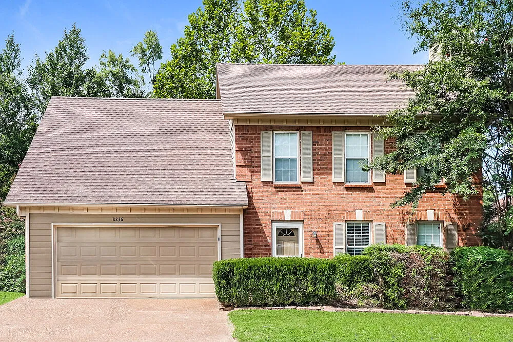 4 bed, 2.5 bath, 1848 sqft, $1,905 — Photo 1